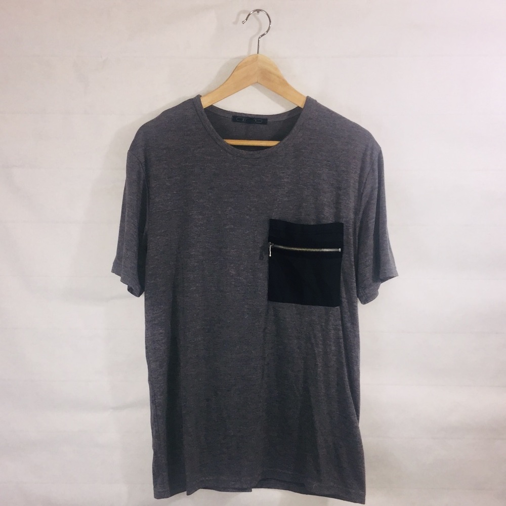 ZIPPER DETAIL T-SHIRT